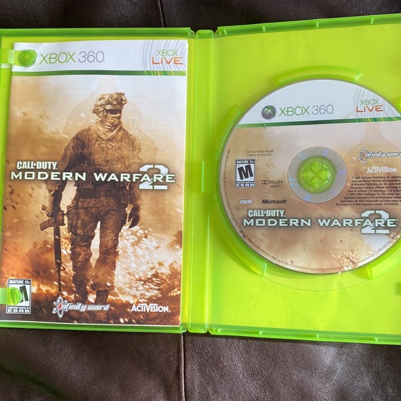 Xbox 360 - Picture 2 of 2